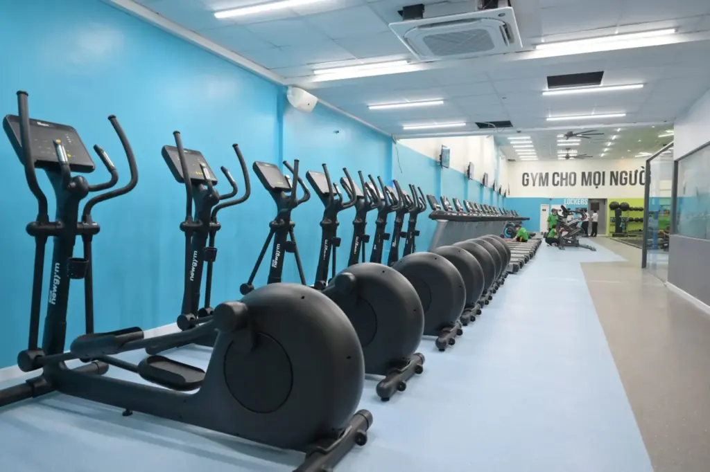 Khu Cardio với máy chạy bộ tại The New Gym Cần Thơ