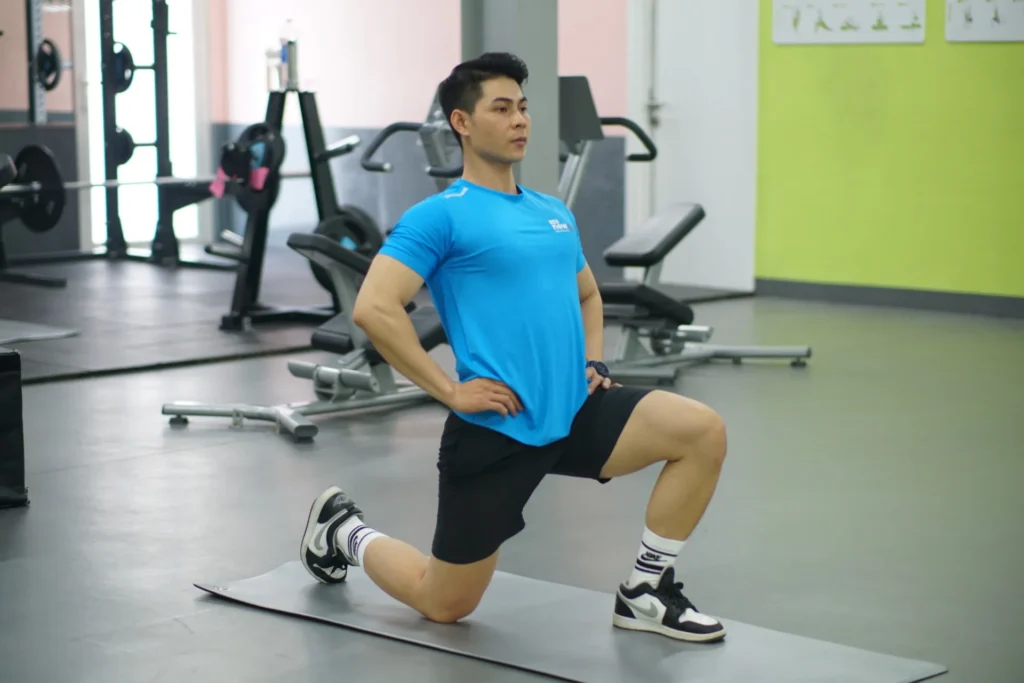 Gian Co Gap Hong Quy Kneeling Hip Flexor Stretch